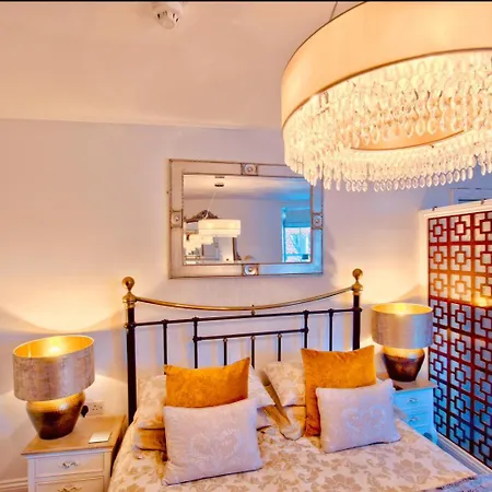 Mademoiselle's Boutique Appartement Whitby