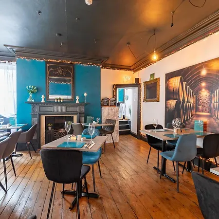 Mademoiselle's Boutique 惠特比