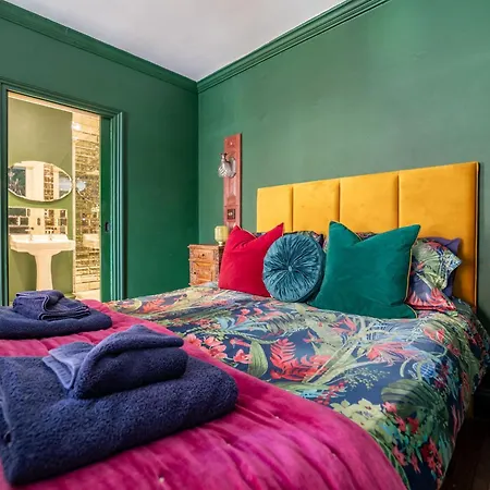 Mademoiselle's Boutique 惠特比